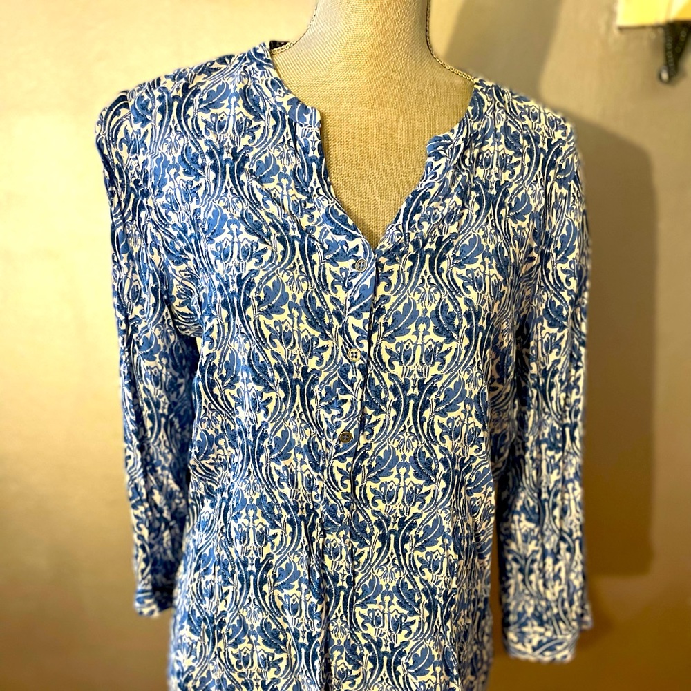 Navy , light blue and white blouse size medium.